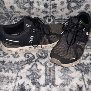 On Cloud women’s Running Shoes - Navy